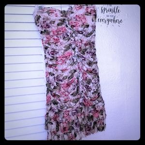 🌺Ruffled, lace, floral strapless dress